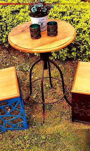 Bistro de madeira rústica Bistro de madeira rústica