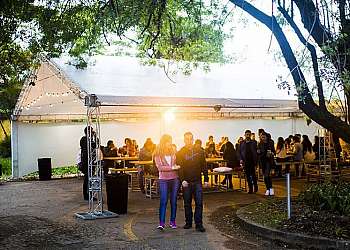 Locação de tendas e coberturas Locação de tendas e coberturas