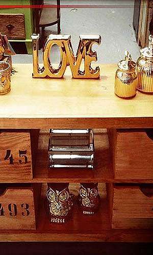 Rack de madeira rústica Rack de madeira rústica